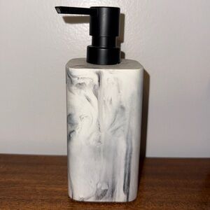 Marble Effect Soap Dispenser - Black and White